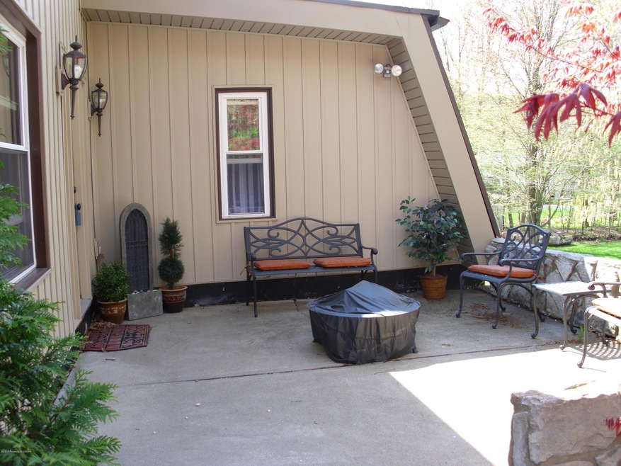 7 Colony Dr, Mountain Top, PA 18707 - photo 1