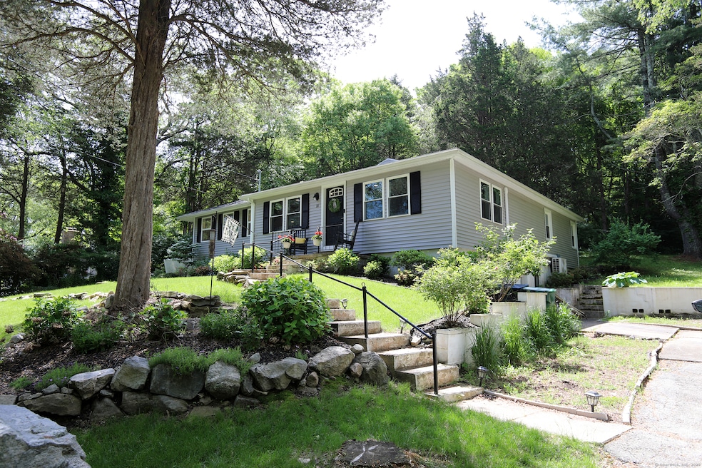 18 Totoket - a beautiful place to call home!
