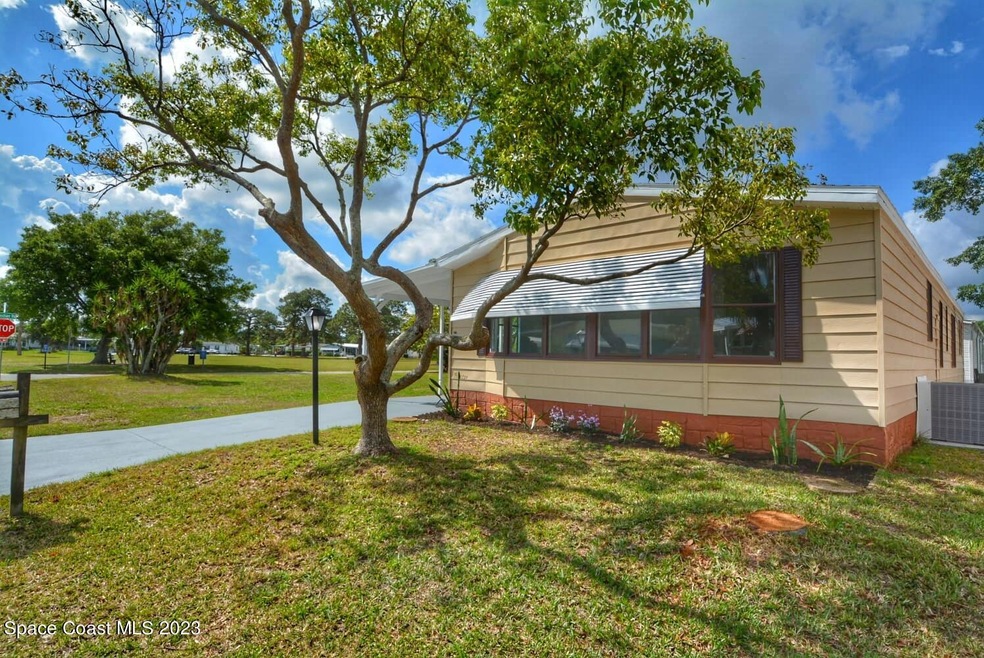 313 Kiwi Drive