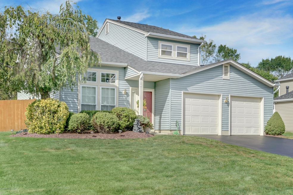 6 Hawk Ct Howell NJ 07731 USA-print-001-