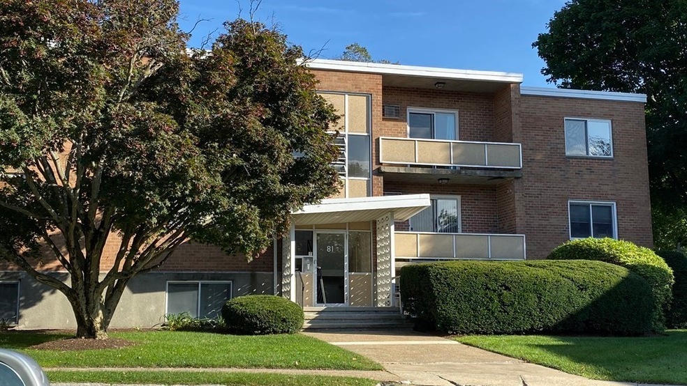 81 Lionel Ave unit F, Waltham, MA 02452 - photo 1