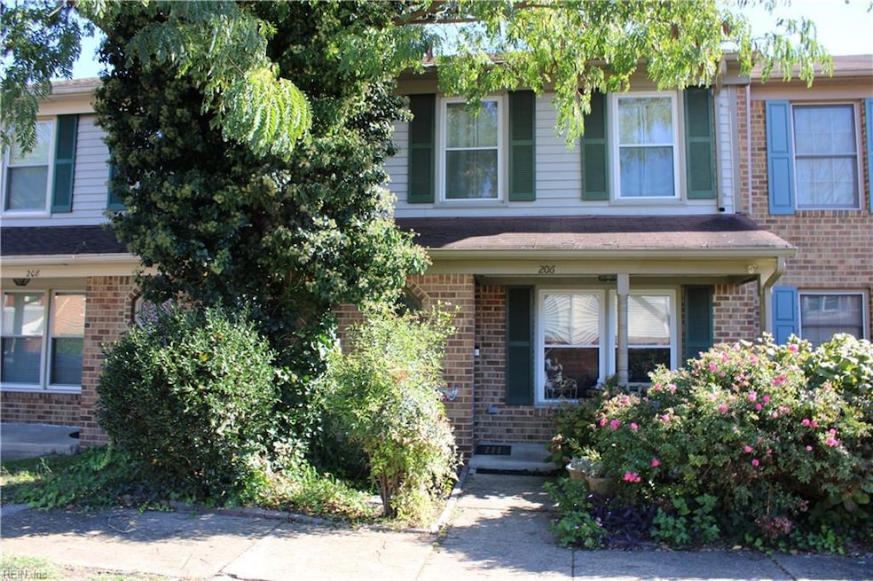 206 Loch Cir, Hampton, VA 23669 - photo 1