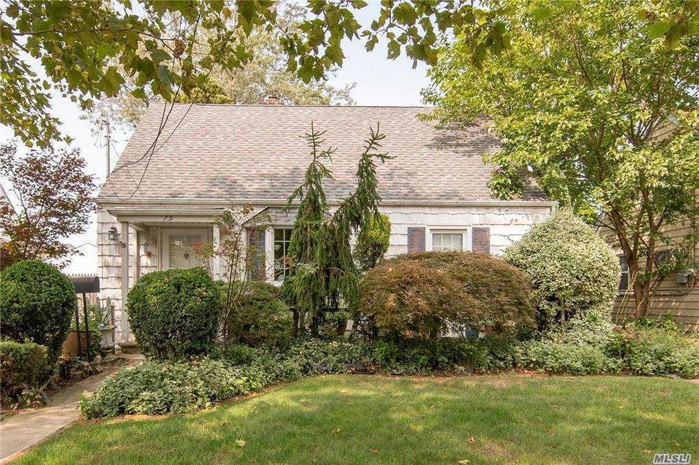 79 Peninsula Blvd, Valley Stream, NY 11581 - photo 1