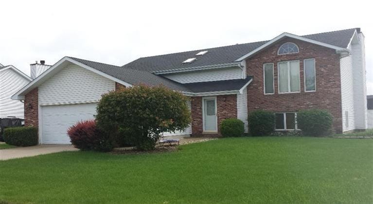 1427 Cozy Ln, Dyer, IN 46311 - photo 1