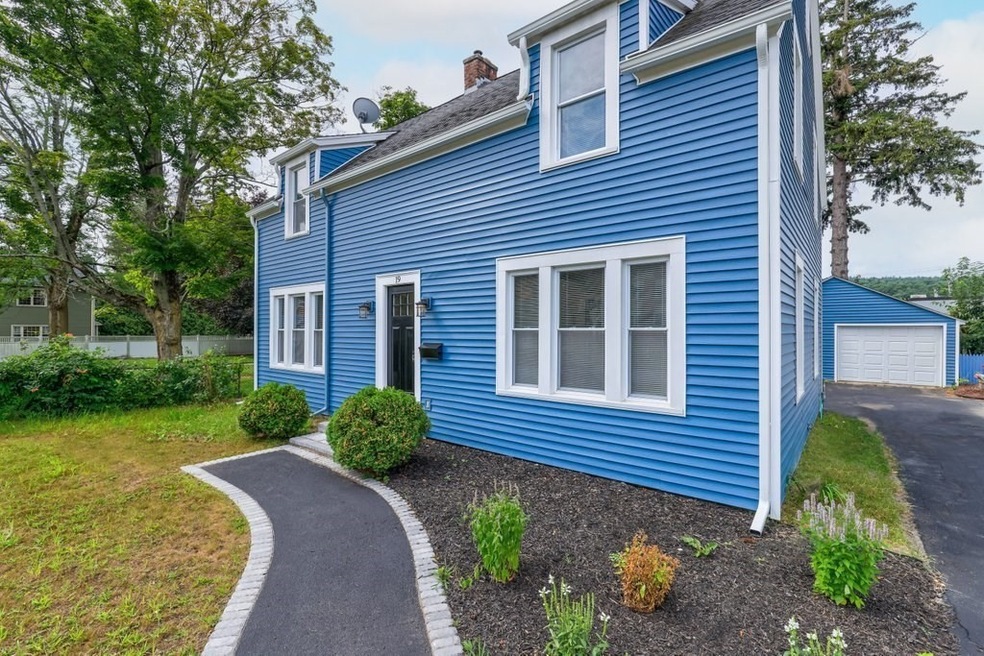 19 Converse St, Palmer, MA 01069 - photo 1