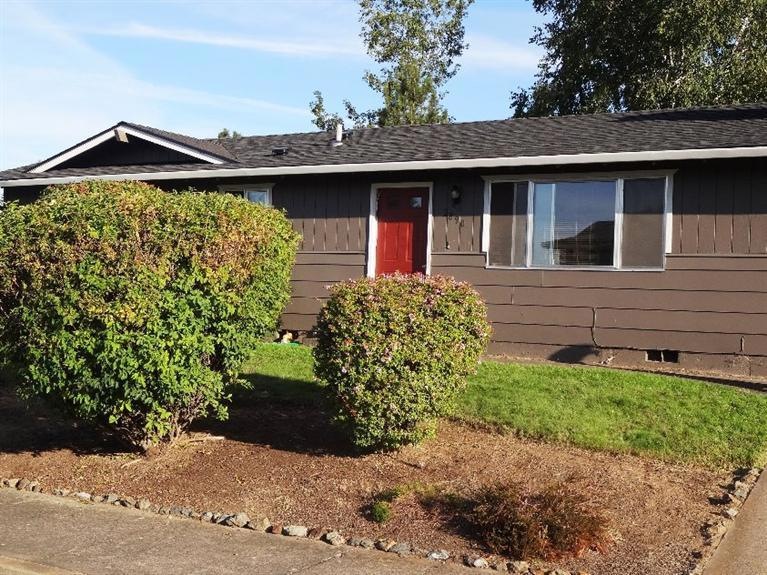2890 Anita Cir, Medford, OR 97504 - photo 1