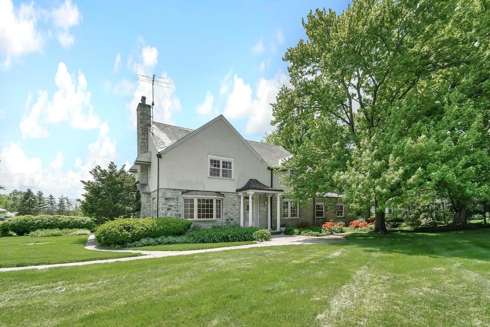 1-web-or-mls-2343-cambridge-blvd