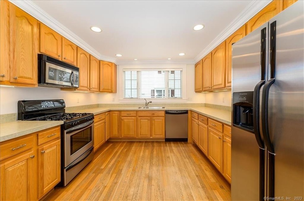 151 Highview Ave unit 1, Stamford, CT 06907 - photo 1