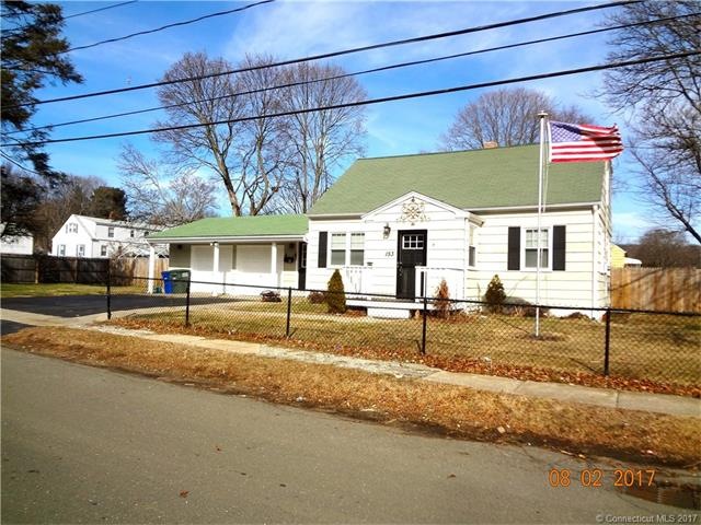 153 E Pasadena Place, Bridgeport, CT 06610 - photo 1