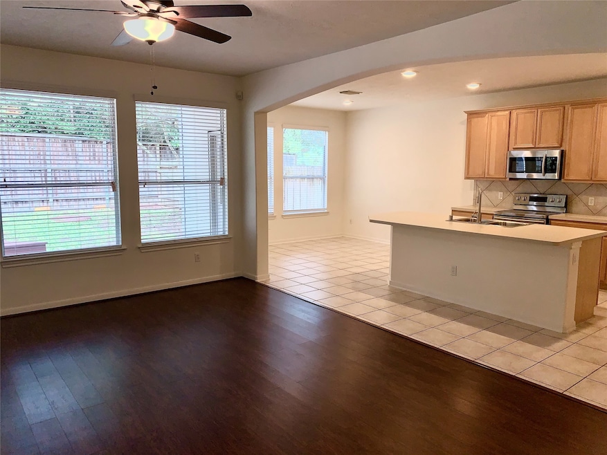 Beautiful townhouse for lease in The Woodlands!