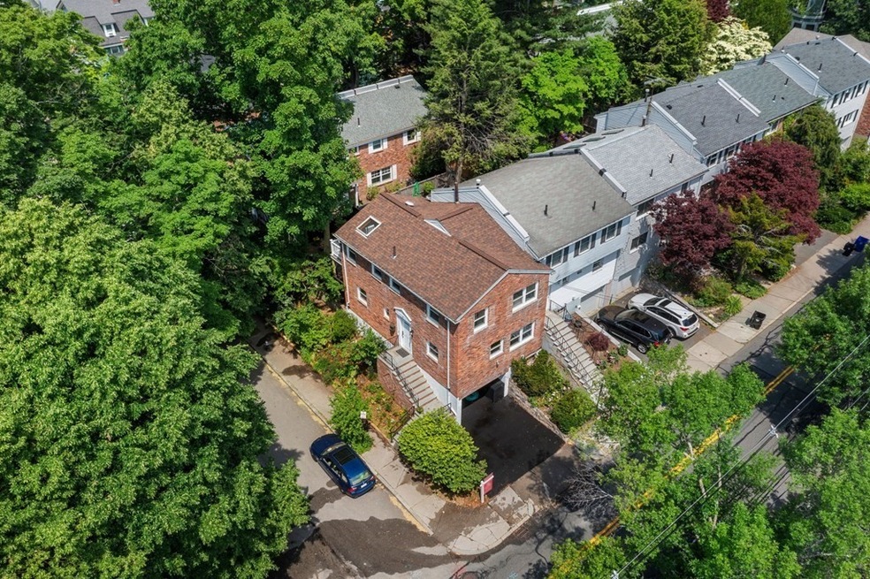 3 Kent Square, Brookline, MA 02446 - photo 1
