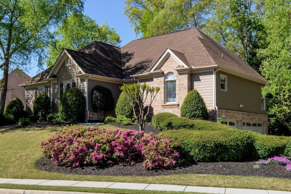 Stunning Ranch in AWESOME Hamilton Mill!