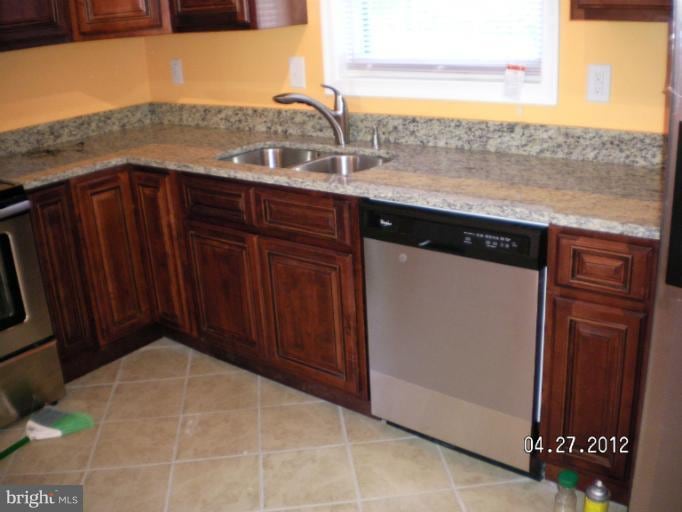 5104 A St SE, Washington, DC 20019 - photo 1