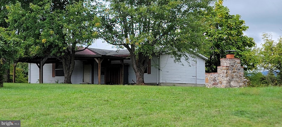 3602 Highland Ridge Rd, Berkeley Springs, WV 25411 - photo 1