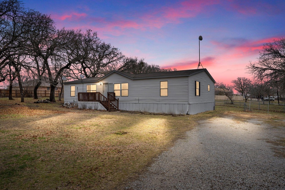 101 Fair Haven Ln, Springtown, TX 76082 - photo 1