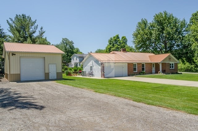 1030 Freeway Cir, Mansfield, OH 44903 - photo 1