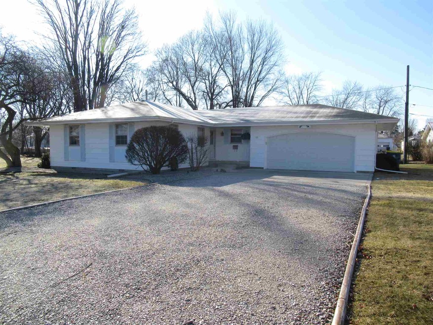 321 W 16th St, Auburn, IN 46706 - photo 1