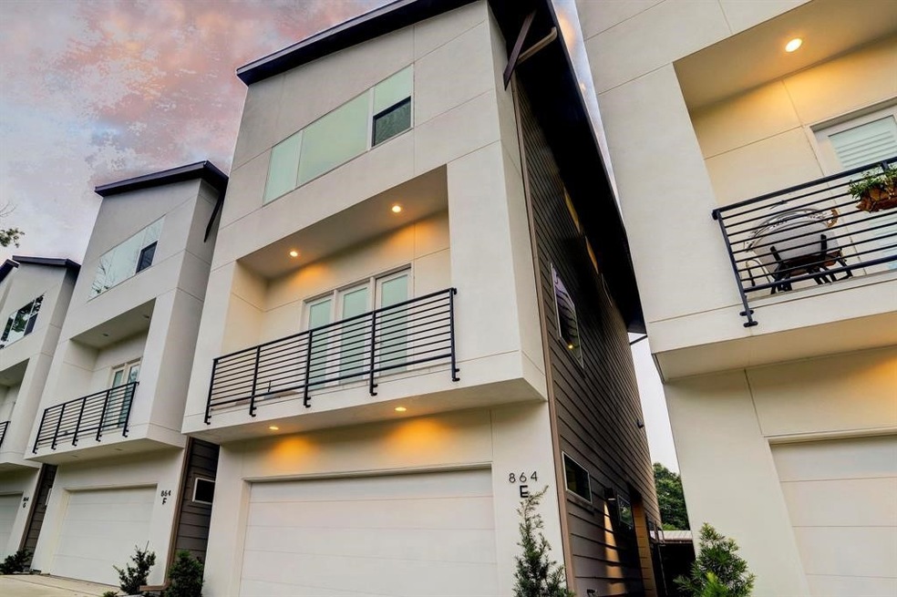 864 Wakefield Dr unit E, Houston, TX 77018 - photo 1