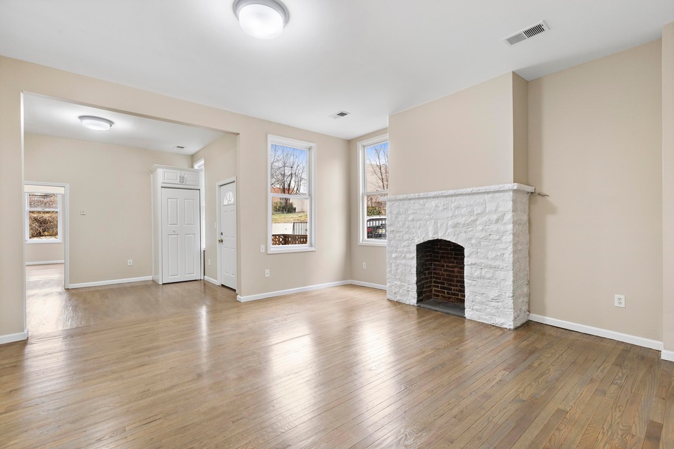 5-7 Oak St unit 2, Weehawken, NJ 07086 - photo 1