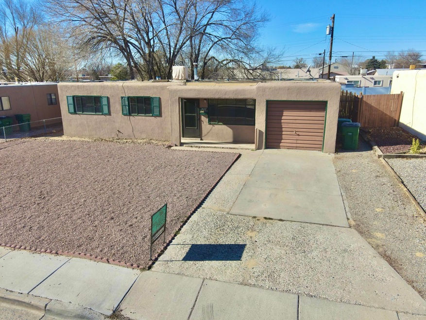 Casita Herrera Front Yard