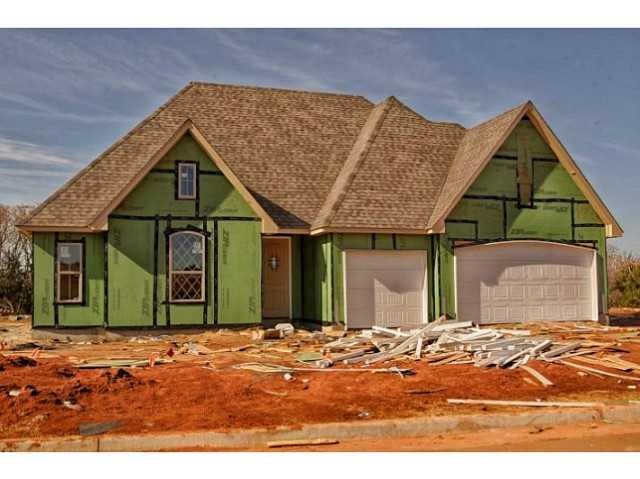 19705 Rambling Creek Dr, Edmond, OK 73012 - photo 1