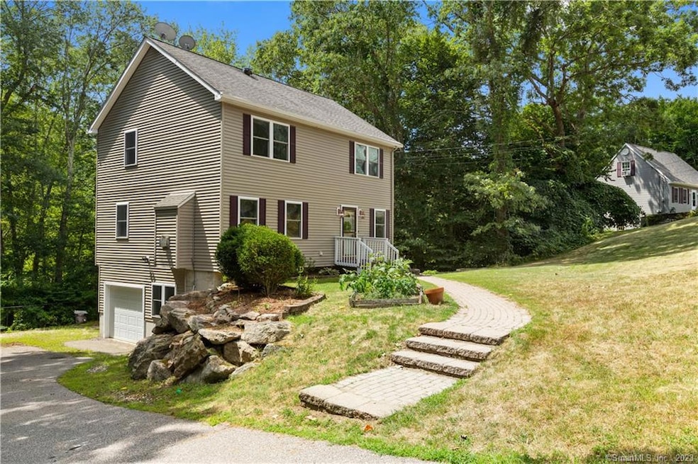 7 Chapman Ln, Gales Ferry, CT 06335 - photo 1