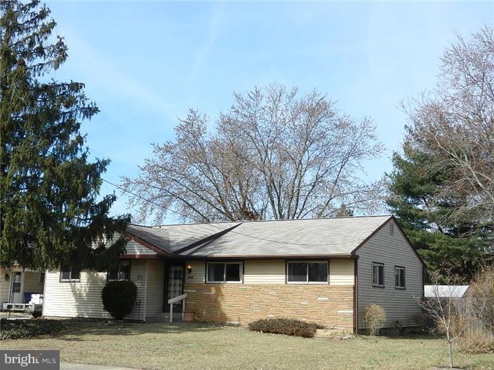 1118 Laurel Rd, Beverly, NJ 08010 - photo 1