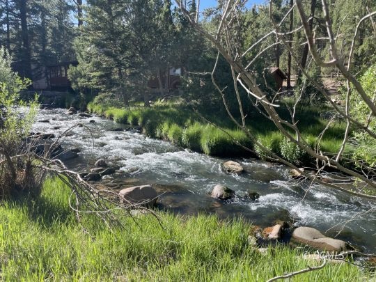 Rushing water & soothing sounds