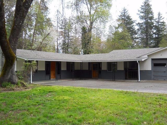 9610 Old Stage Rd, Central Point, OR 97502 - photo 1