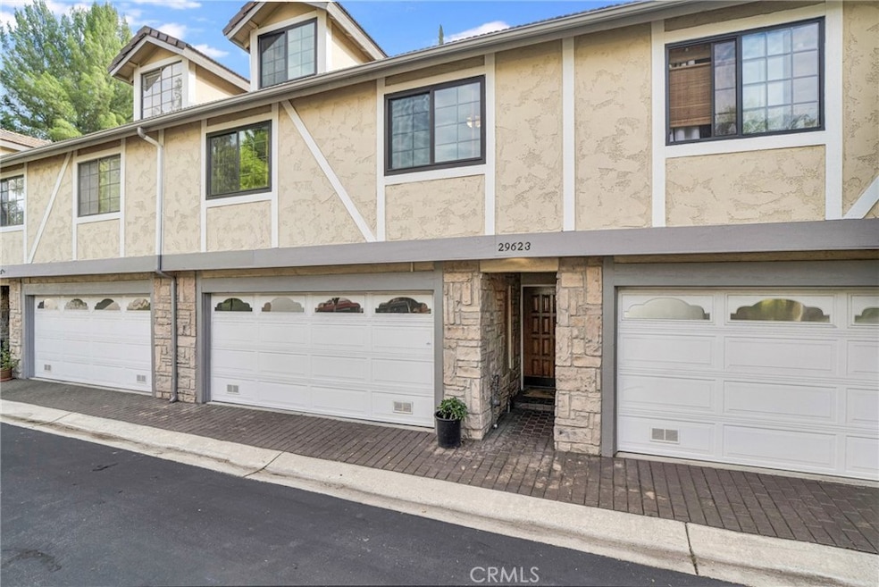 29623 Strawberry Hill Dr unit 1, Agoura Hills, CA 91301 - photo 1