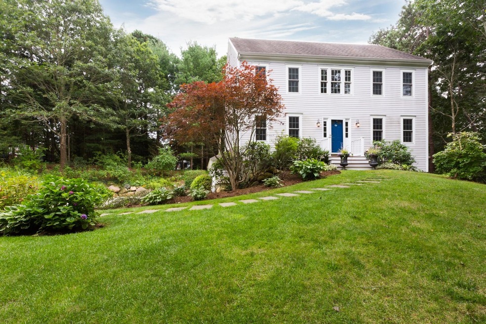 114FurlongWay-05-Cotuit-w (2)