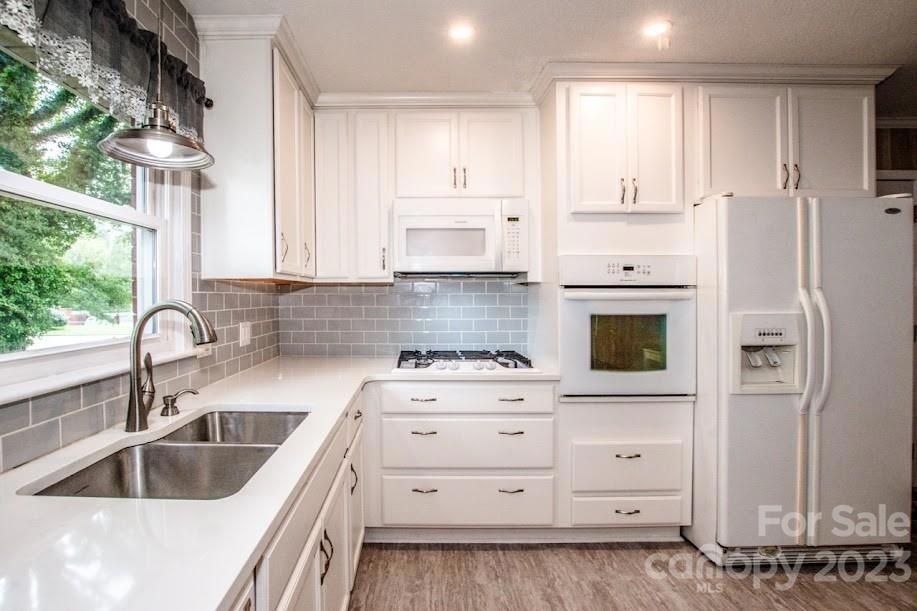 504 N Bost St, Statesville, NC 28677 - photo 1