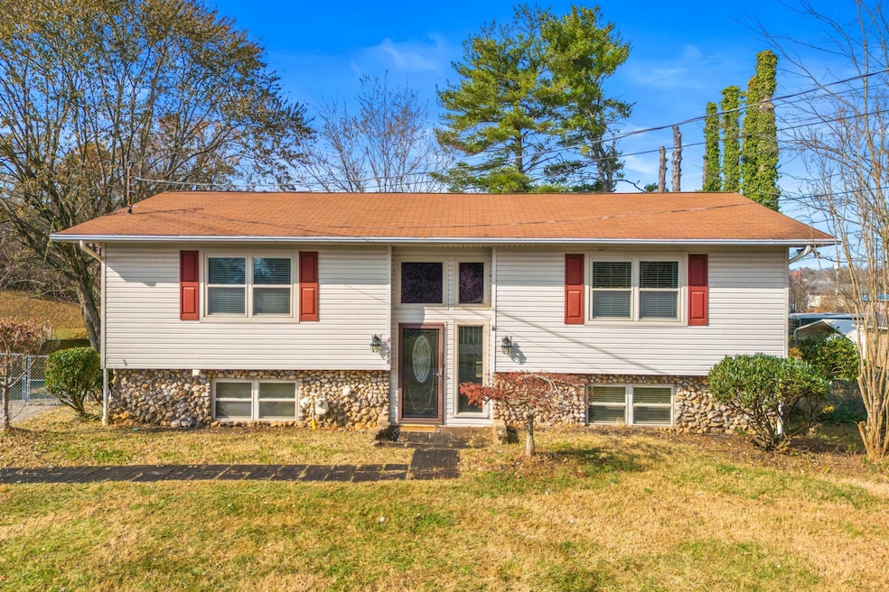 4174 Julian Ave, Morristown, TN 37814 - photo 1