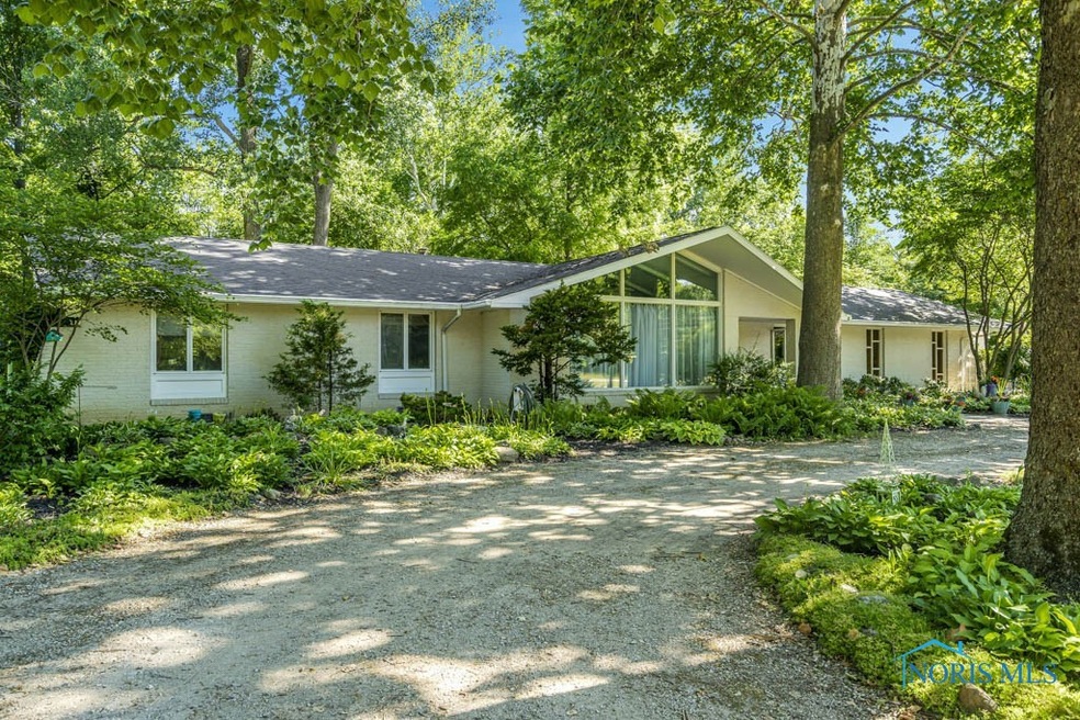 3212 Middleton Pike, Luckey, OH 43443 - photo 1