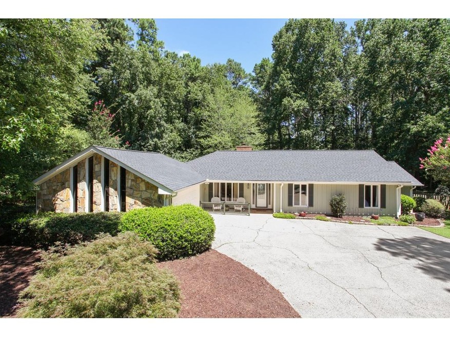 Recently updated ranch in sought-after Roswell com
