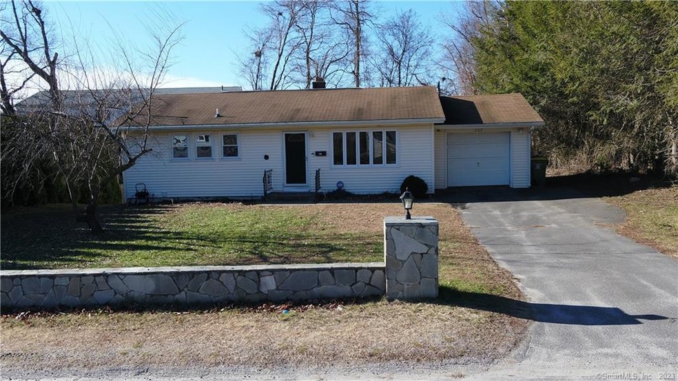 267 Courtland Ave, Waterbury, CT 06705 - photo 1