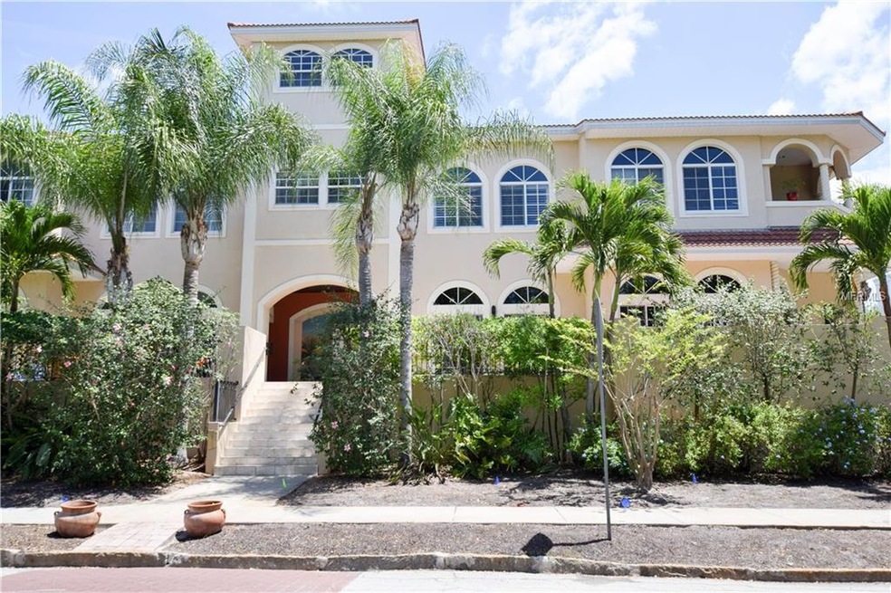 1907 5th St N, townhome with Cupola on 3rd level