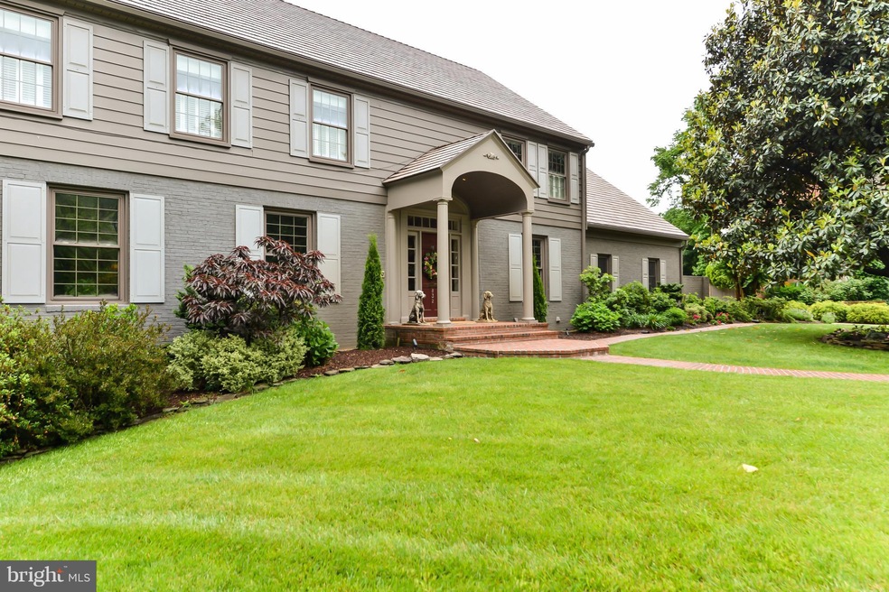 832 Emerald Dr, Alexandria, VA 22308 - photo 1