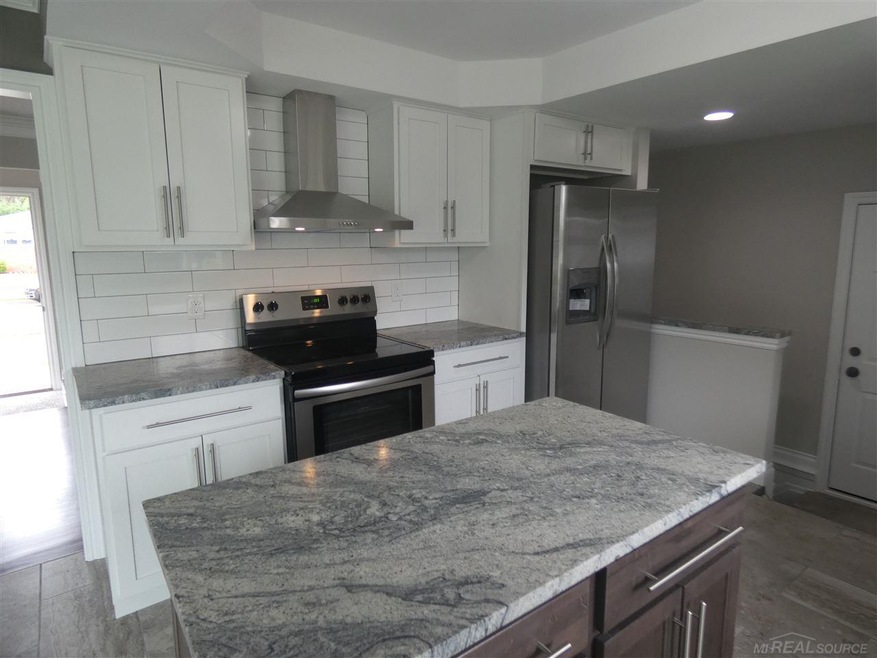 29253 Eiffel Ave, Warren, MI 48088 - photo 1