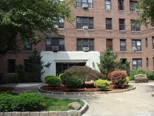 67-40 Yellowstone Blvd unit 5H, Forest Hills, NY 11375 - photo 1
