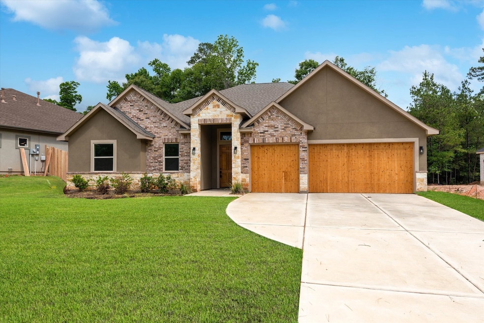 Welcome Home! House features a long entry way for
