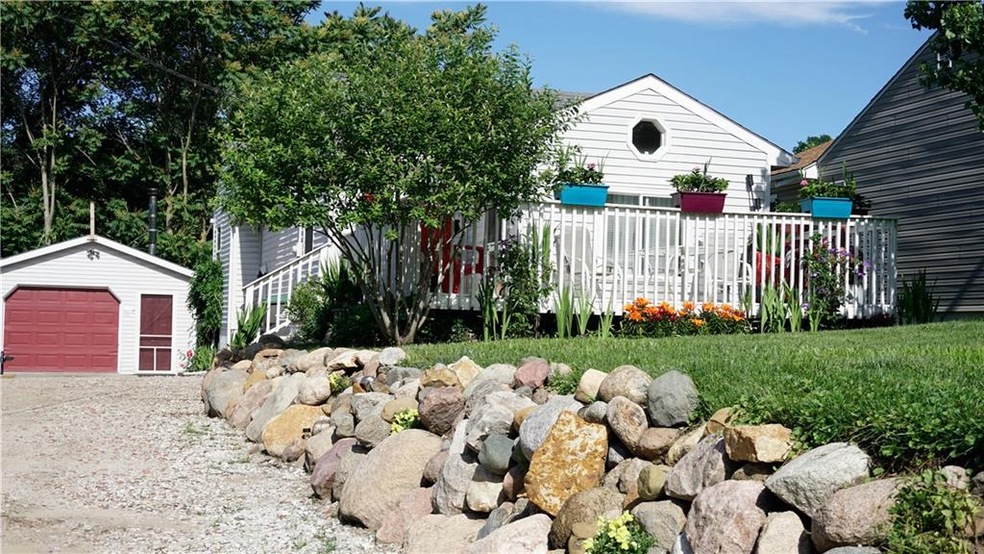 1242 E 36th St, Des Moines, IA 50317 - photo 1