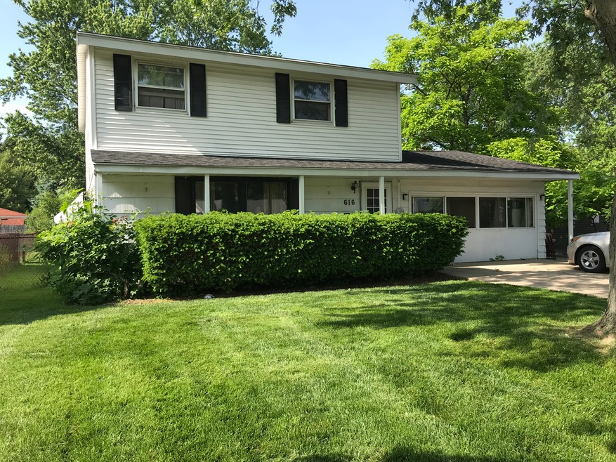 616 Santa fe Ave, Carpentersville, IL 60110 - photo 1