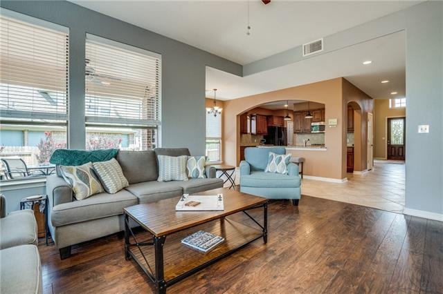 Functional open floor plan perfect for entertainin