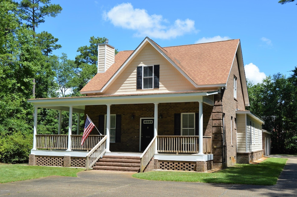 808 Whrens St, Burgaw, NC 28425 - photo 1