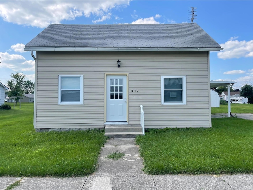 302 W Pleasant St, Churubusco, IN 46723 - photo 1