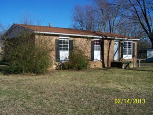 1408 Holly Ct, Hopkinsville, KY 42240 - photo 1