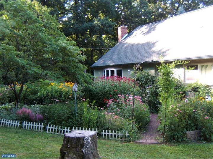 5769 Applebutter Hill Rd, Coopersburg, PA 18036 - photo 1