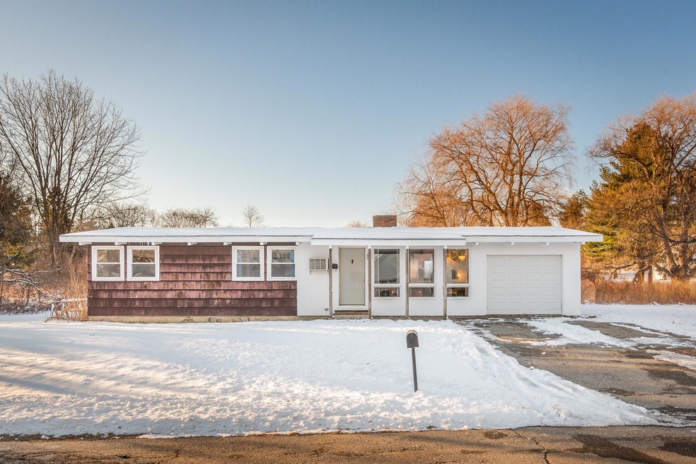 14 Traverse Street, Rockland