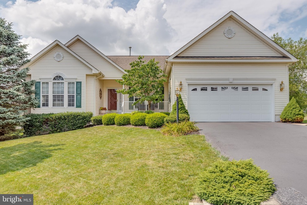 136 Lacosta Blvd, Martinsburg, WV 25405 - photo 1